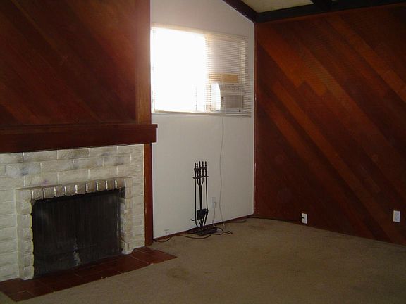 3rd image of 6372 Mountford Dr