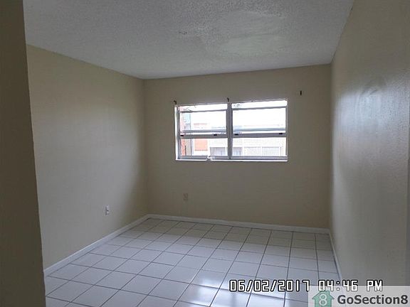 4th image of 3610 NW 21st St APT 402