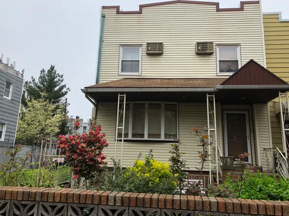 109 Devoe St, Brooklyn, NY 11211