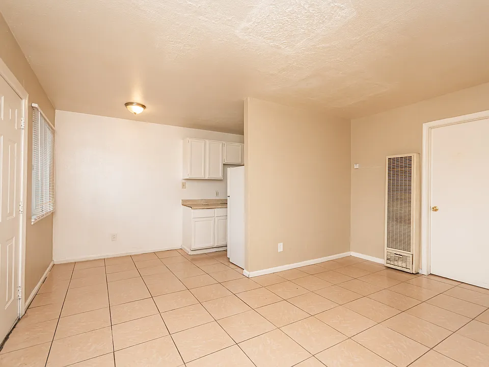 2562 Traction Ave #14