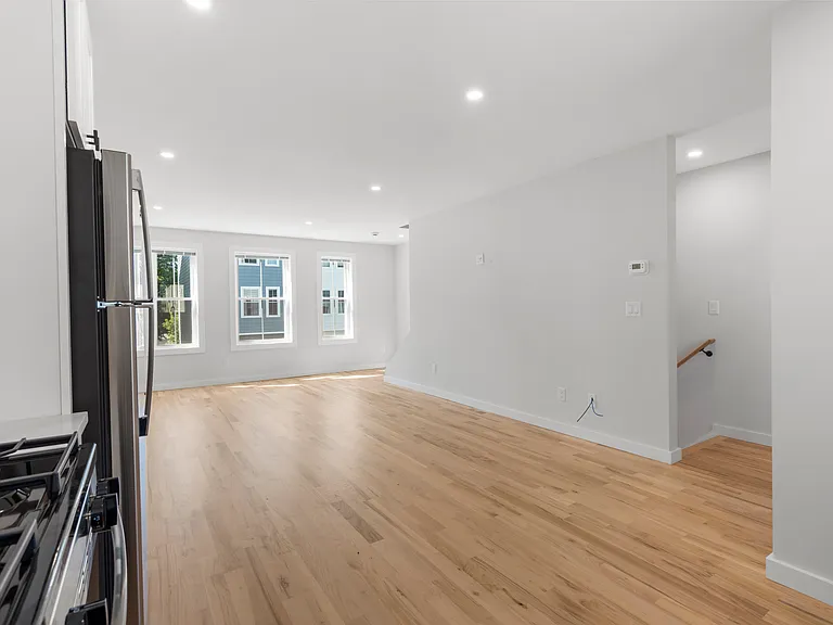14 Taylor St #8 — Photo 6