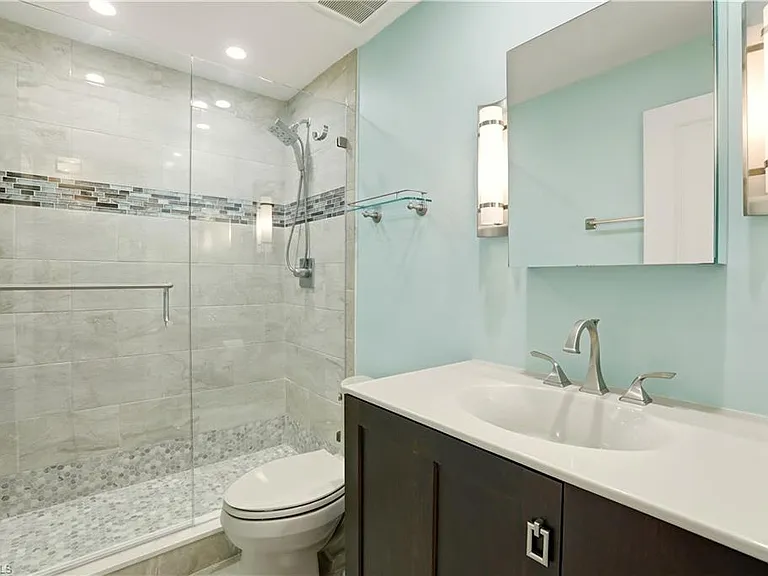 4001 Gulf Shore Blvd N #Penthouse 8 — Photo 17