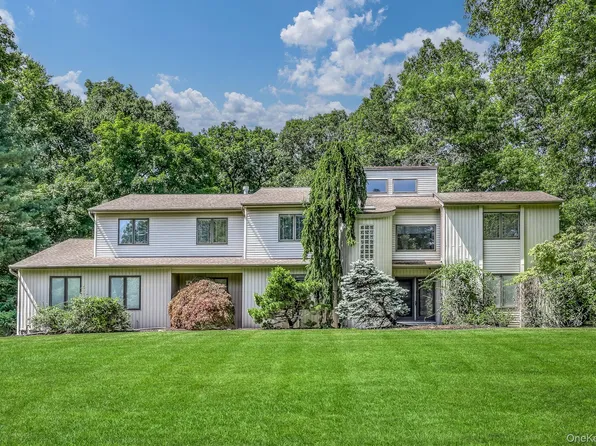 5 Zeck Court, Suffern, NY 10901