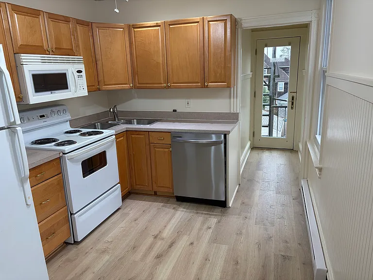 123 Cedar St #2 — Photo 7