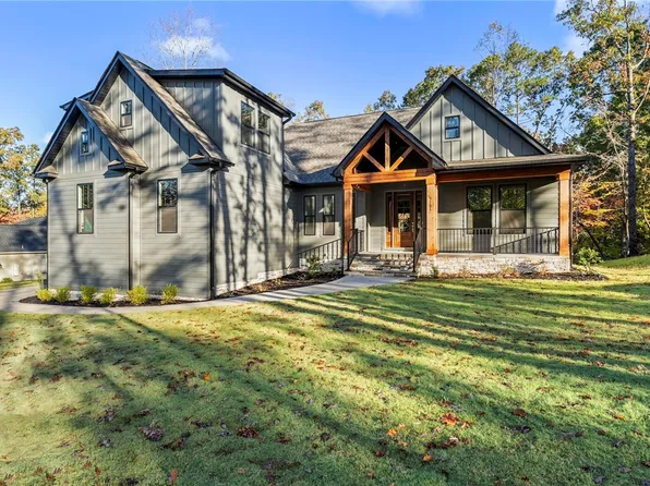 3105 Chatham Dr, Seneca, SC 29678