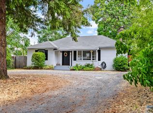 275 W Park St, Grants Pass, OR 97527