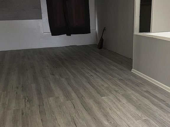 4th image of 19130 Trinity St