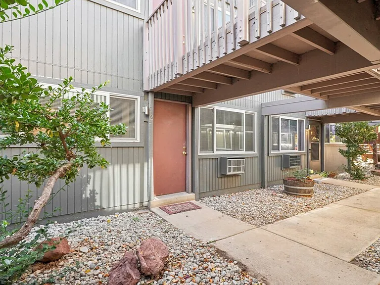 Mohawk Green Apartments — Photo 5