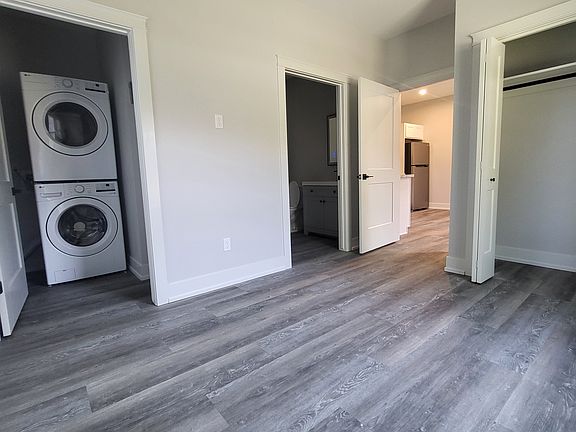 5th image of 1113 Center Ave #304