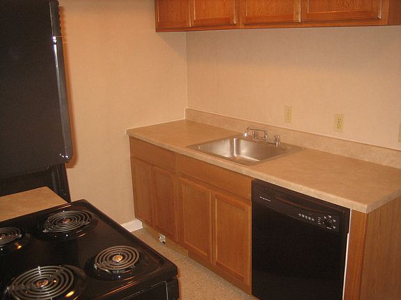 3rd image of 4221 Eporia St APT 4