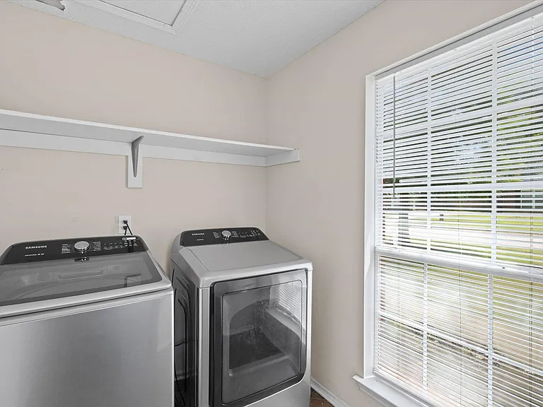 1469 Homestead Dr — Photo 17