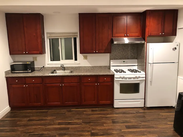 60 W Hookston Rd — Photo 3