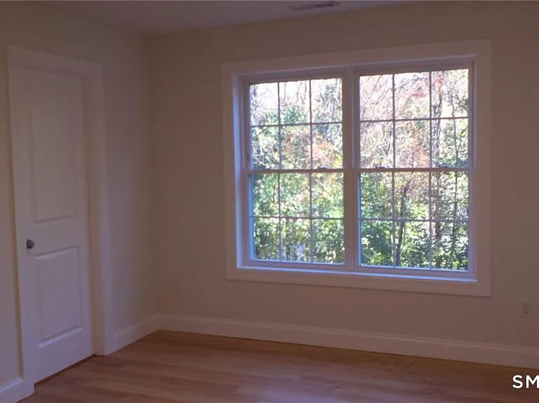 33 Maple Ave #B — Photo 16