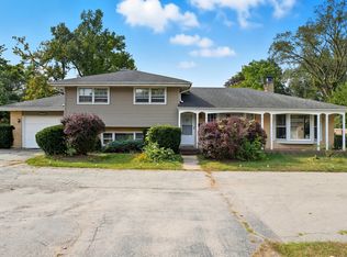 1812 E Algonquin Rd, Des Plaines, IL 60016