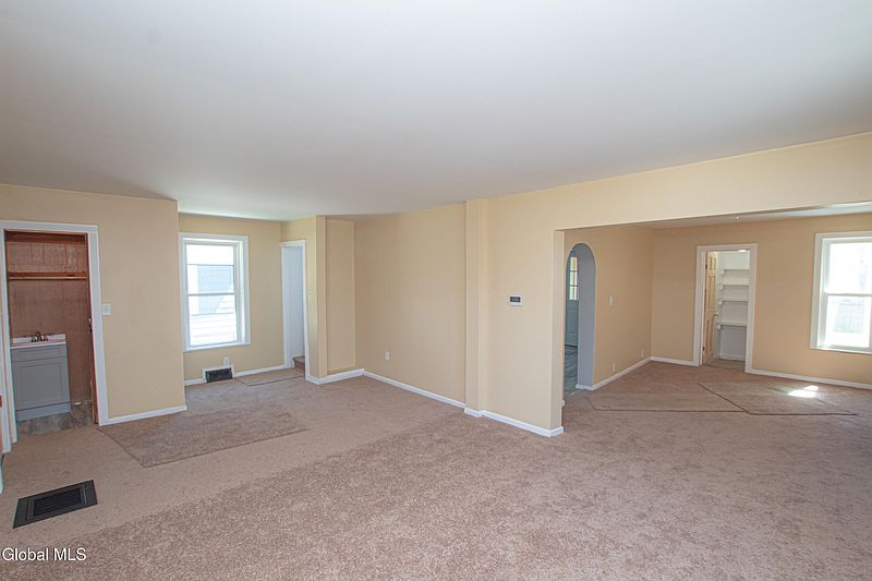 5th image of 18 Newman Street