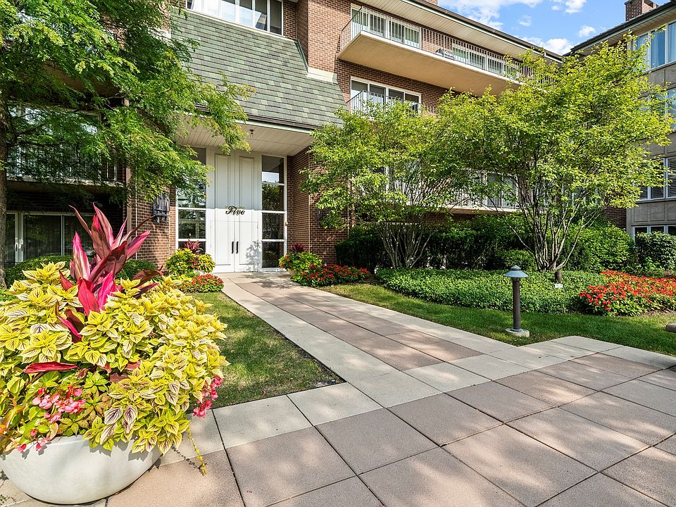 1st image of 5 Oak Brook Club Dr APT S306