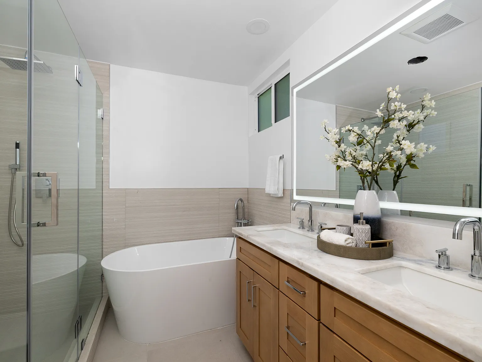 3 bed, 1677 sqft, $8,400 — Photo 3