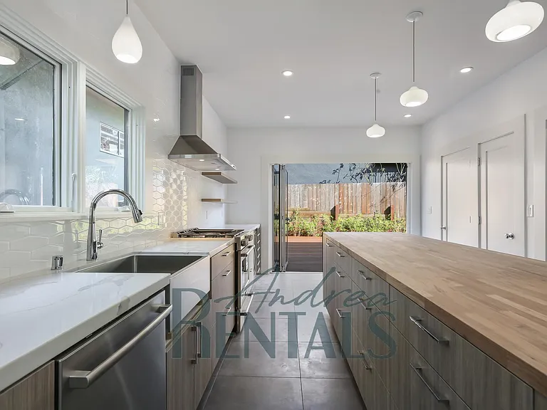 485 Boulevard Way — Photo 9