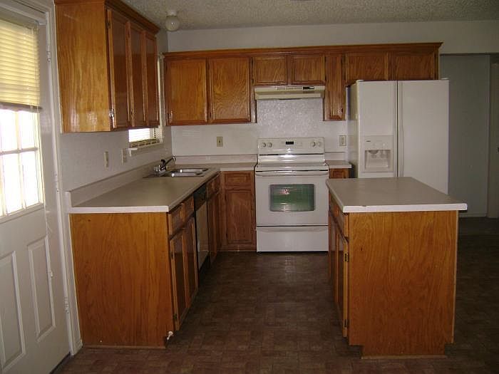 1st image of 504 Red Oak Dr