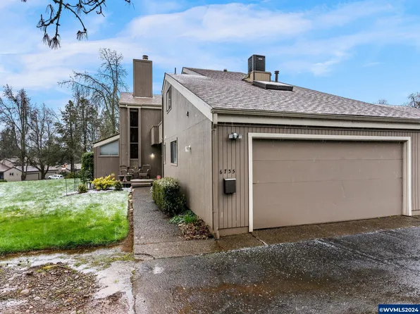 6735 Continental Cir SE, Salem, OR 97306
