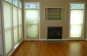 4th image of 918 Haddington Ct S