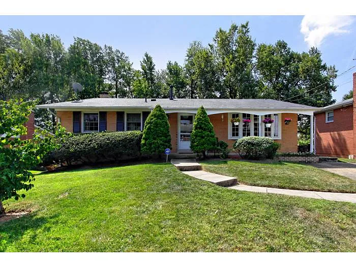 5805 Goucher Dr photo 1