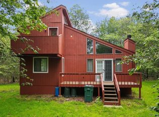 9546 Jasmine Dr, Tobyhanna, PA