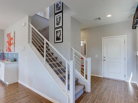 Residence 1603 Entry