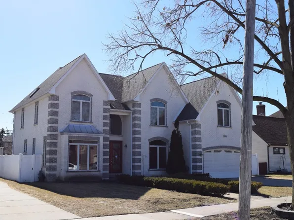 7033 Palma Ln, Morton Grove, IL 60053