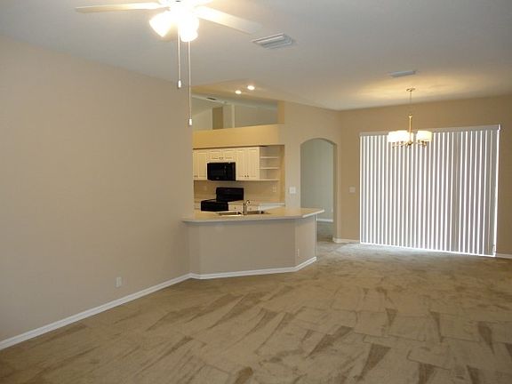 4th image of 2610 Vinedale Ave