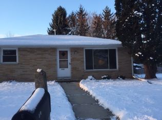 1757 Beaver Dam Dr, Green Bay, WI 54304