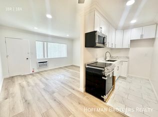 14024 Oxnard St #8A, Van Nuys, CA 91401