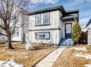 435 S Coventry Rd NE, Calgary, AB T3K5N1