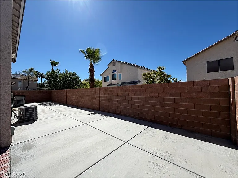 2456 Sheltered Meadows Ln — Photo 32