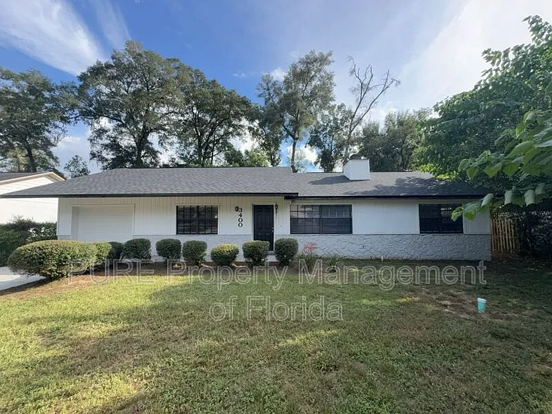 3400 NE 44th Pl