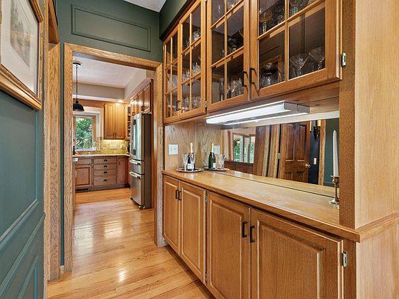 3rd image of 2204 Wildwood Ct