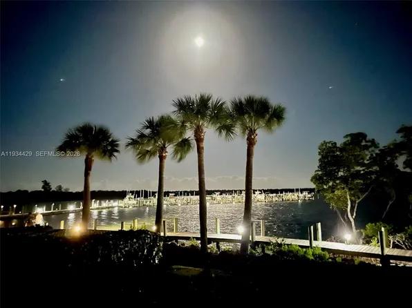 6062 SE Landing Way APT 16, Stuart, FL 34997