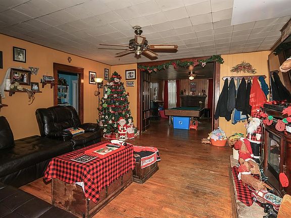 4th image of 311 Center St