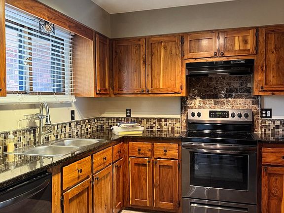 4th image of 1462 Capulin Dr