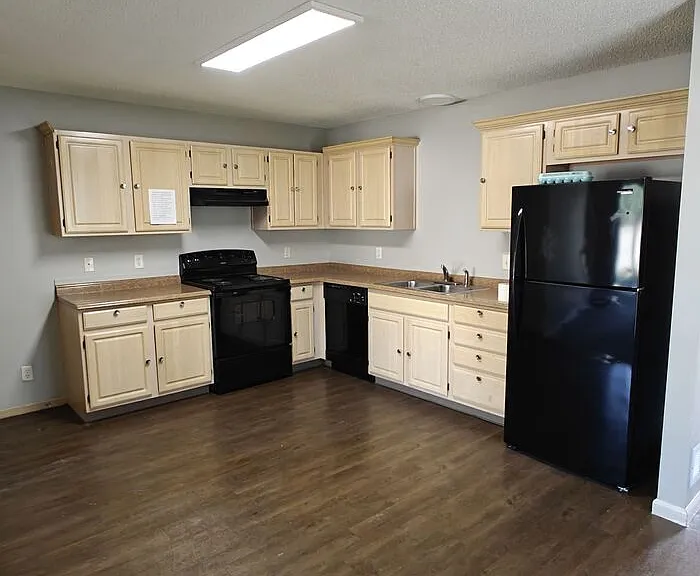 10630 N Locust Ct — Photo 6