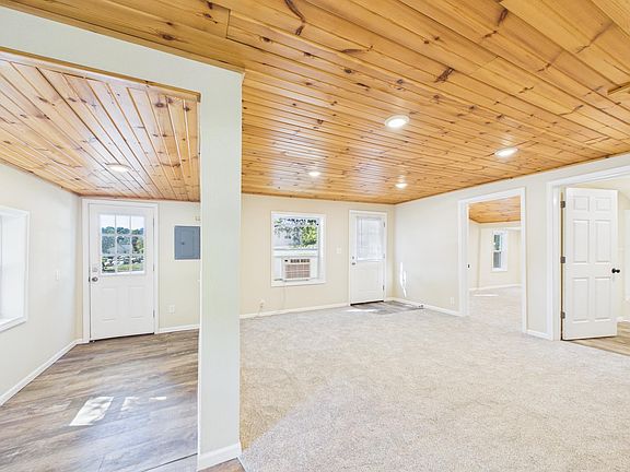 5th image of 129 3rd Ave NE