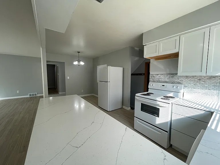 28439 Wexford Dr — Photo 8