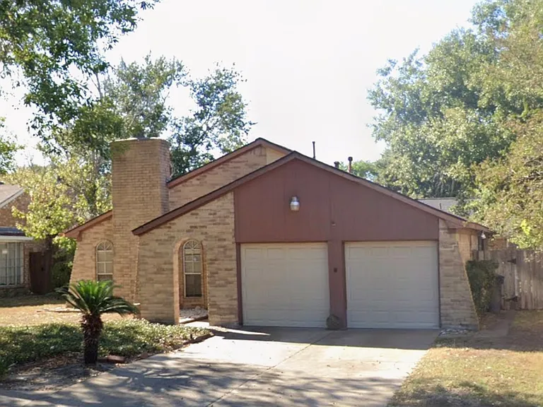 4815 Cairnleigh Dr — Photo 1