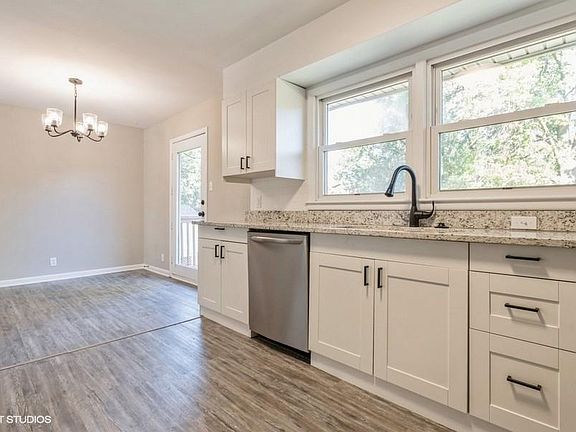 5th image of 2509 Glenn St