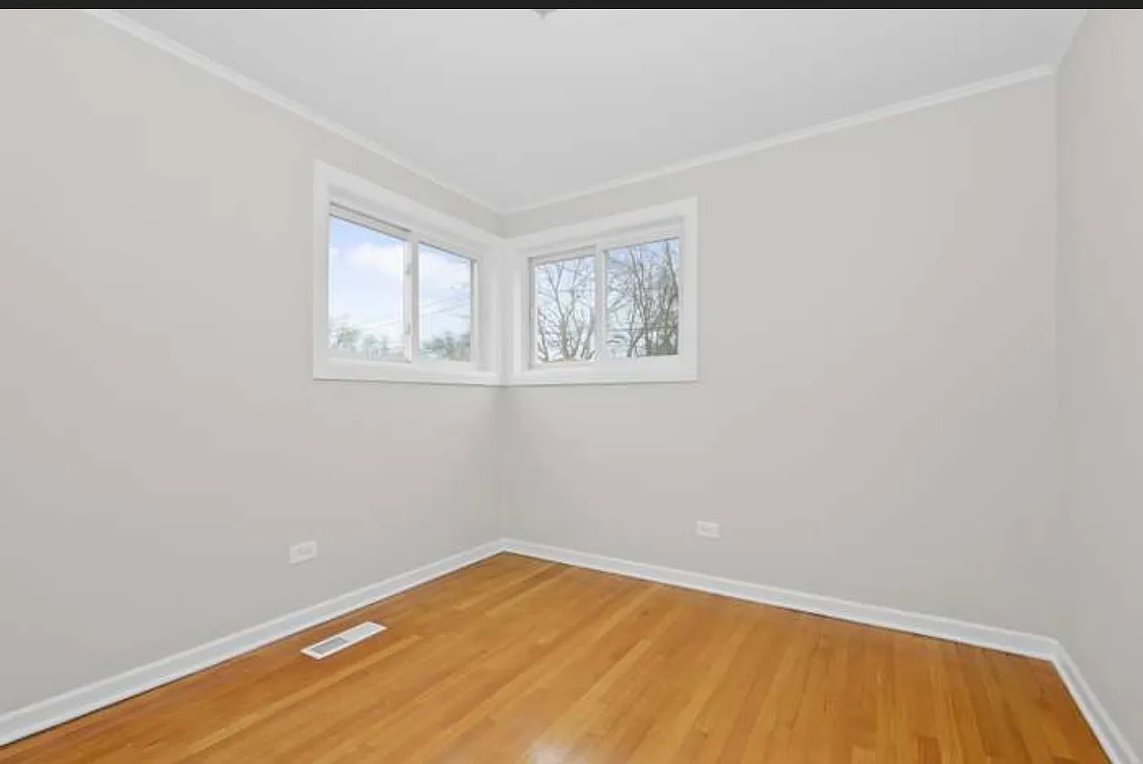 3 bed, 1022 sqft, $2,500 — Photo 3