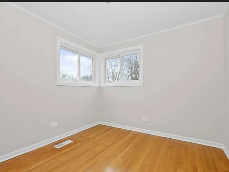 12821 S Racine Ave — Photo 3