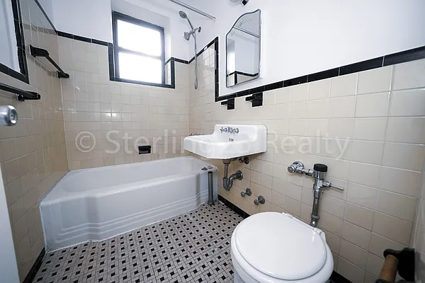 Rented by Sterling Realty Solution Inc | media 17