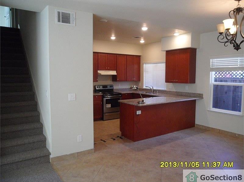 2nd image of 3115 Royal Ct