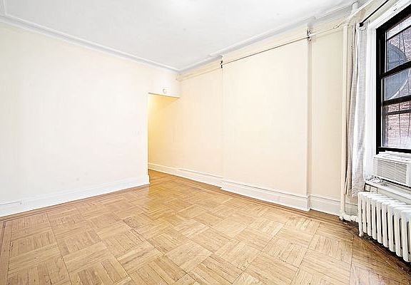 3rd image of 327 W 42nd St APT 3W