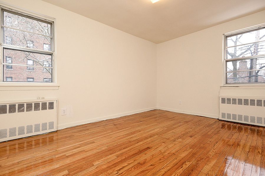 2nd image of 5905 Post Rd #2